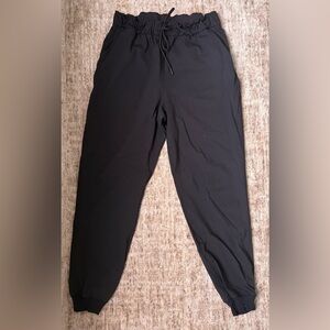Lululemon High-Waisted joggers